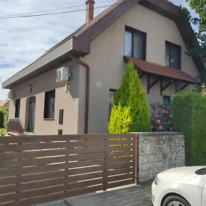 Arnika Vendeghaz Apartament